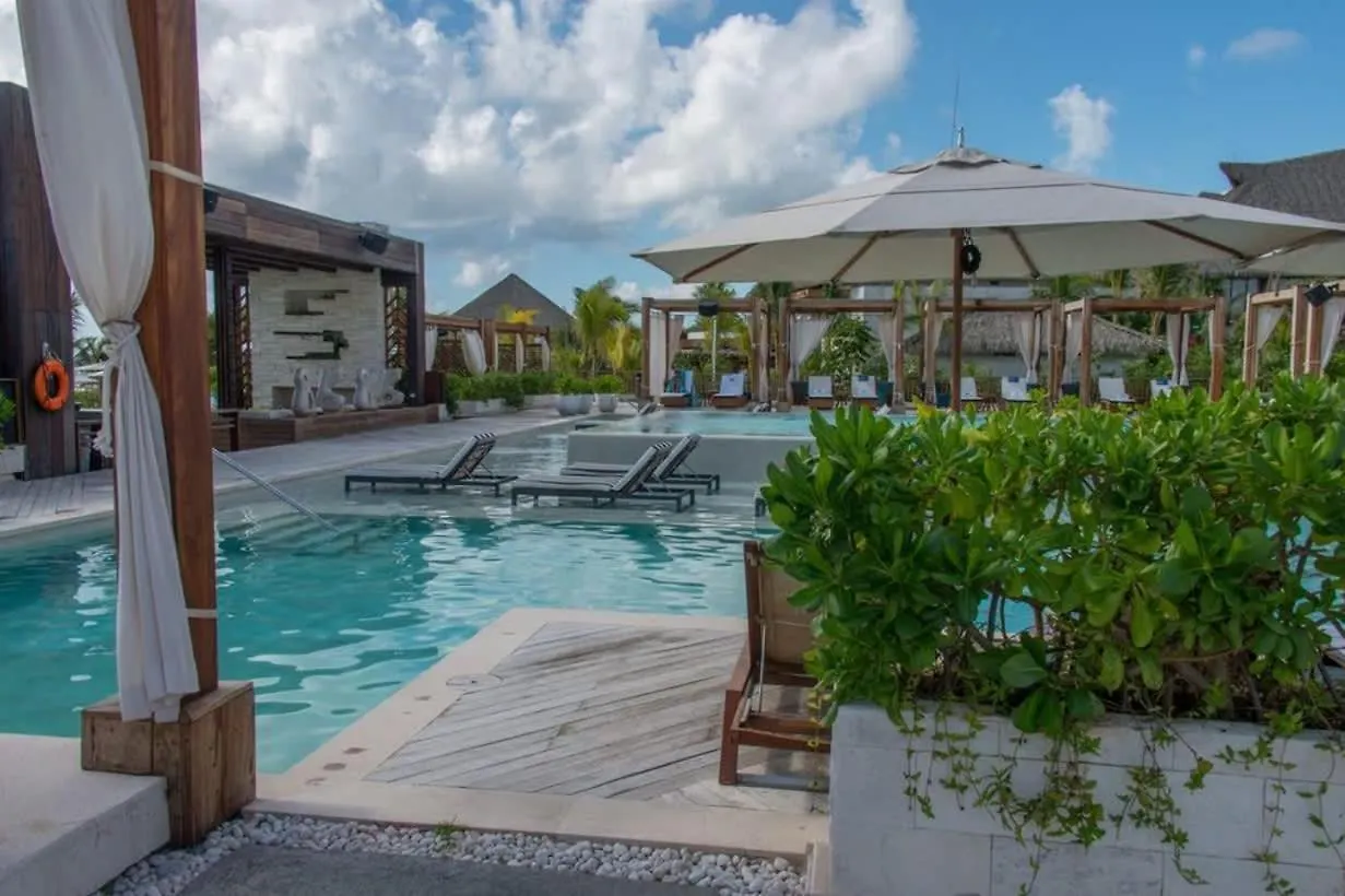 2 Bd Master Grand Luxxe Villa Riviera Maya Puerto Morelos Mexico